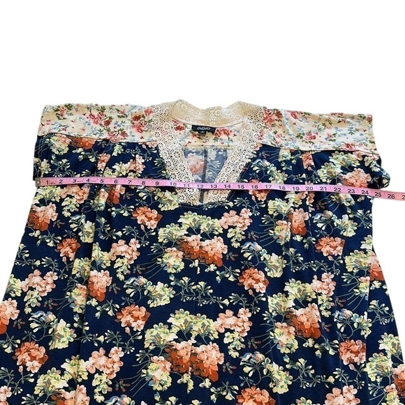 Gigio Mixed Floral Boxy Top - Size Medium / Large - Picture 8 of 8